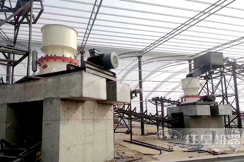 單缸圓錐破碎機(jī)生產(chǎn)石子現(xiàn)場 單缸圓錐破碎機(jī)生產(chǎn)石子現(xiàn)場