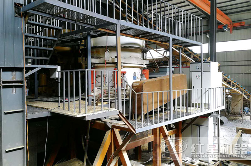 鋼渣破碎加工客戶現(xiàn)場一角 鋼渣破碎加工客戶現(xiàn)場一角