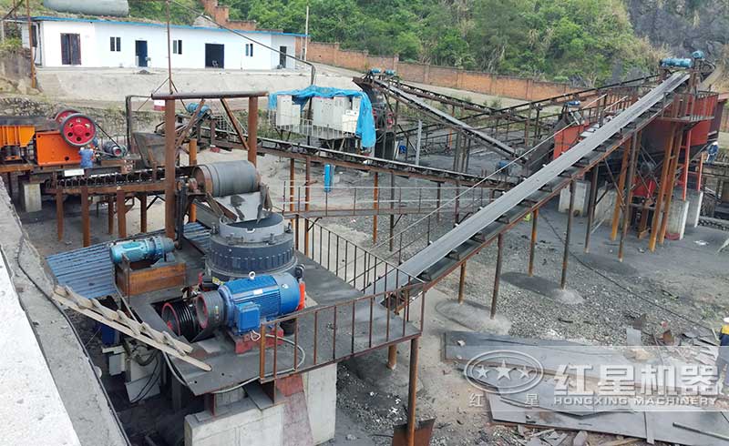 圓錐破碎機碎煤現(xiàn)場 圓錐破碎機碎煤現(xiàn)場