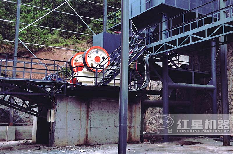 紅星廠家歐版顎式破碎機(jī)現(xiàn)場(chǎng) 紅星廠家歐版顎式破碎機(jī)現(xiàn)場(chǎng)