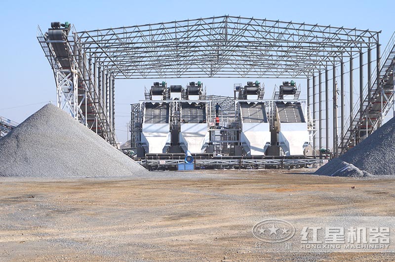 項目一期現(xiàn)場振動篩 項目一期現(xiàn)場振動篩