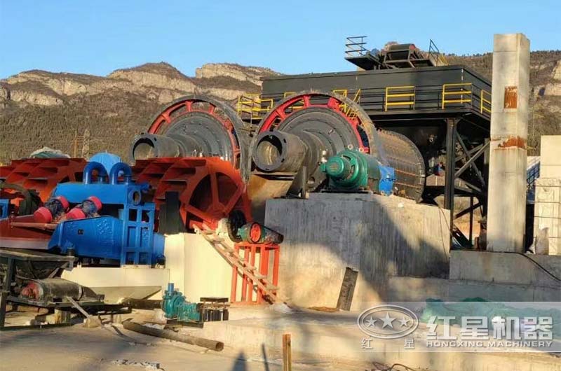 球磨機(jī)現(xiàn)場(chǎng)作業(yè) 球磨機(jī)現(xiàn)場(chǎng)作業(yè)