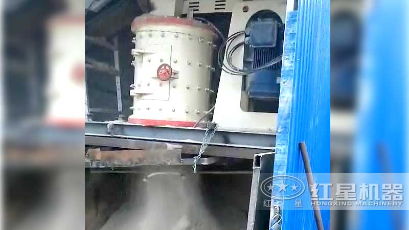 復(fù)合破加工尾礦粉現(xiàn)場(chǎng) 復(fù)合破加工尾礦粉現(xiàn)場(chǎng)