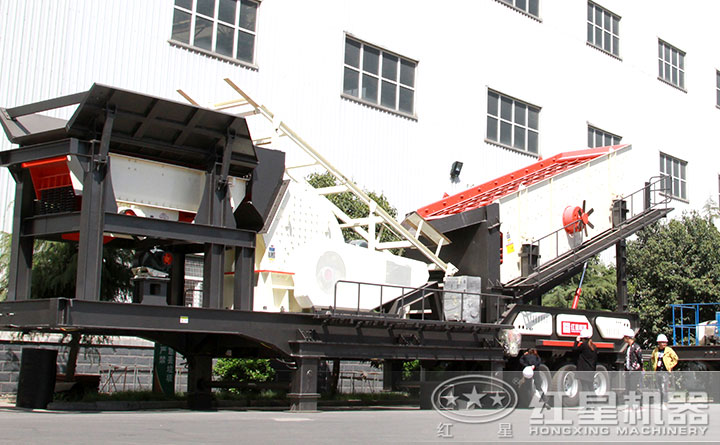 客戶對(duì)紅星四合一移動(dòng)破進(jìn)行了現(xiàn)場(chǎng)參觀、考察