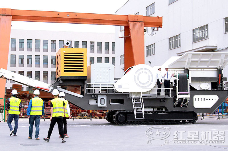 用戶來廠考察，有業(yè)務經(jīng)理現(xiàn)場報價